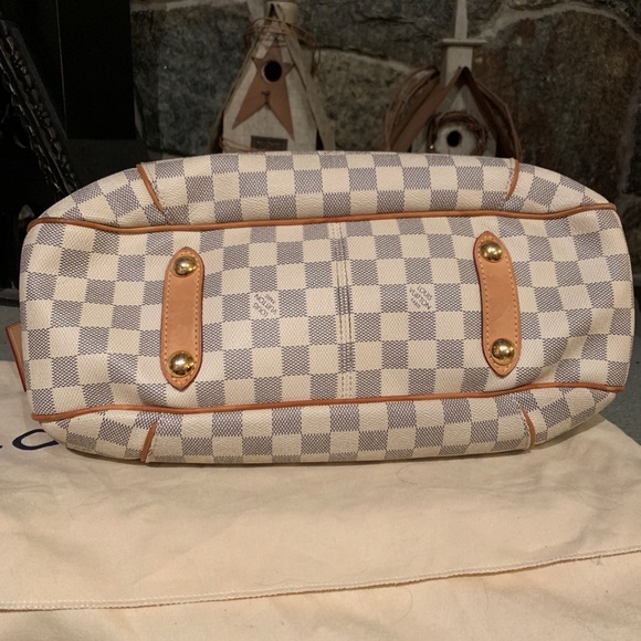 Authentic Louis Vuitton Galliera - Picture 3 of 8